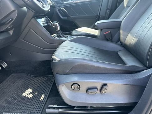 Used 2024 Volkswagen Tiguan SE R-Line FWD image 16