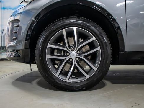 Certified 2025 Land Rover Discovery Sport Dynamic SE image 7