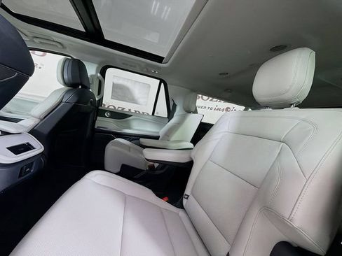 New 2026 Lincoln Navigator L Reserve AWD/4WD image 26