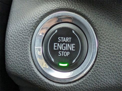 Used 2023 Buick Envision Essence image 31