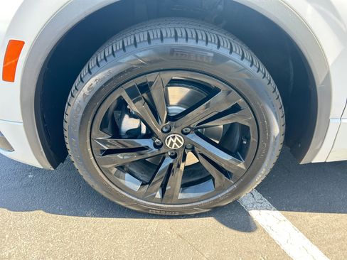 Certified 2024 Volkswagen Tiguan SE R-Line FWD image 26