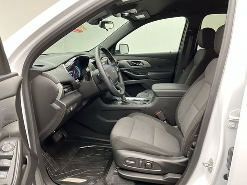 Certified 2023 Chevrolet Traverse LT w/ Midnight/Sport Edition image 3