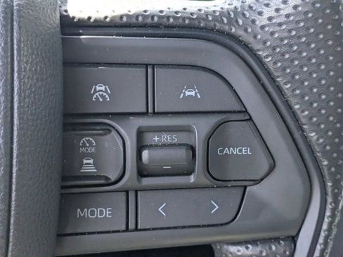 Used 2024 Toyota Tacoma SR5 AWD/4WD image 17