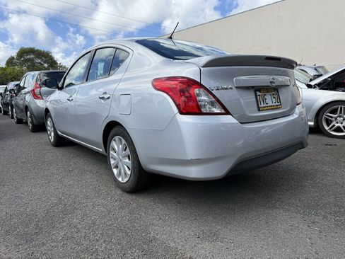 Used 2019 Nissan Versa SV FWD image 2