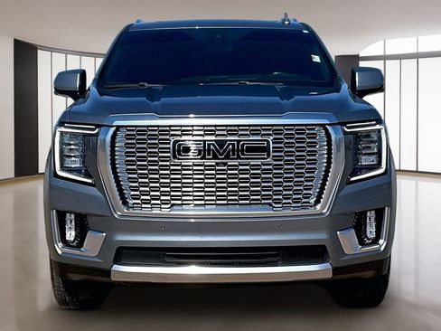 Used 2021 GMC Yukon Denali w/ Denali Premium Package RWD image 3