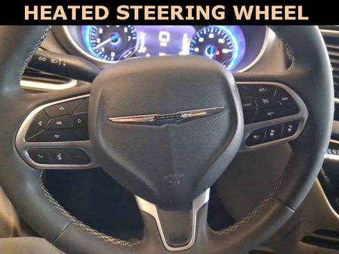 Used 2024 Chrysler Pacifica Touring-L image 17