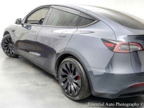 Used 2022 Tesla Model Y Performance AWD/4WD image 9