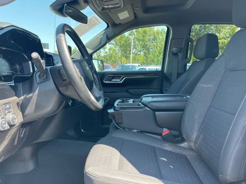 Used 2023 Chevrolet Silverado 1500 LT image 9