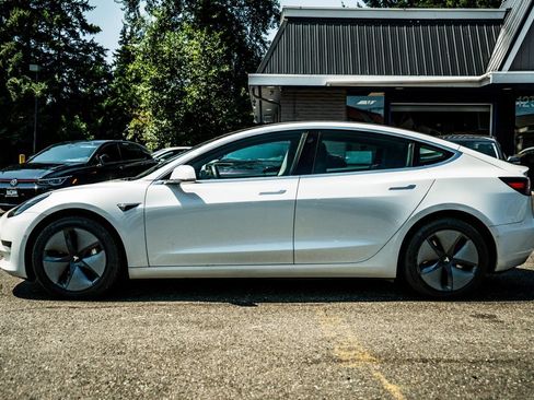 Used 2020 Tesla Model 3 Standard Range Plus RWD image 15