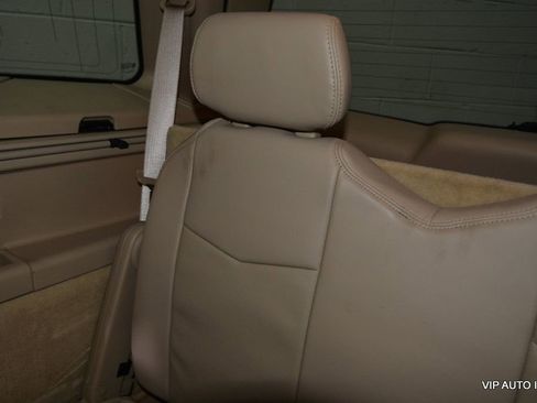 Used 2008 Cadillac SRX w/ Utility Package RWD image 29