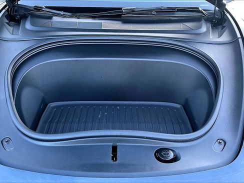 Used 2025 Tesla Model 3 Long Range image 9