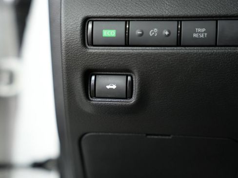 Used 2023 Nissan Sentra SV FWD image 42