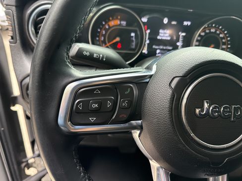 Used 2021 Jeep Wrangler Unlimited Sahara AWD/4WD image 24