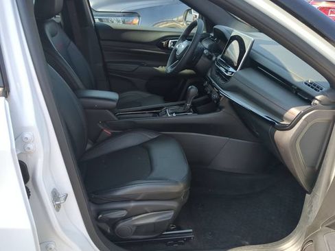 Used 2025 Jeep Compass Trailhawk AWD/4WD image 20