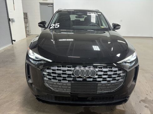 Certified 2025 Audi Q5 Premium w/ Convenience Package image 39