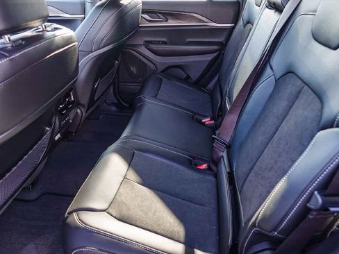 New 2026 Jeep Grand Cherokee Altitude image 16