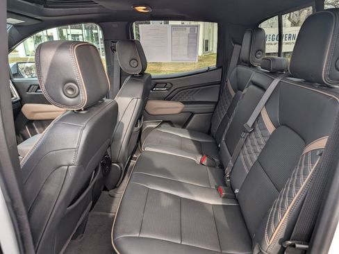 Used 2024 GMC Canyon Denali image 21