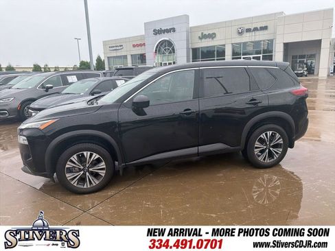 Used 2023 Nissan Rogue SV FWD image 5
