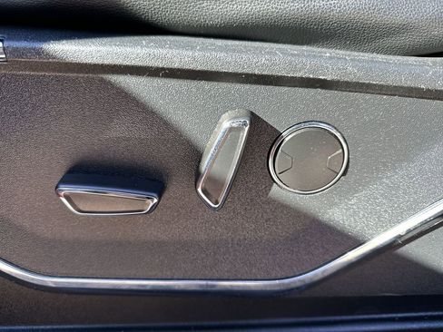 Used 2021 Ford F150 Lariat w/ Max Trailer Tow Package image 12