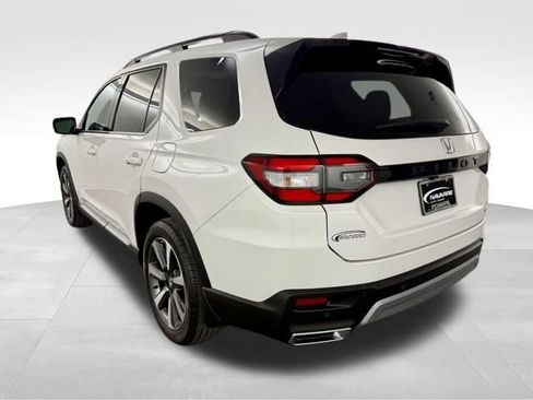 Used 2024 Honda Pilot Touring image 6