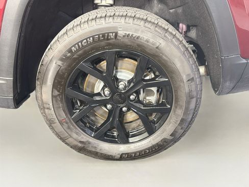 Used 2026 Jeep Grand Cherokee L 2WD image 11
