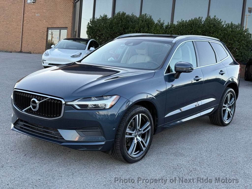 Used 2018 Volvo XC60 T5 Momentum w/ Vision Package AWD/4WD image 3
