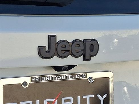 Used 2022 Jeep Renegade Trailhawk image 29