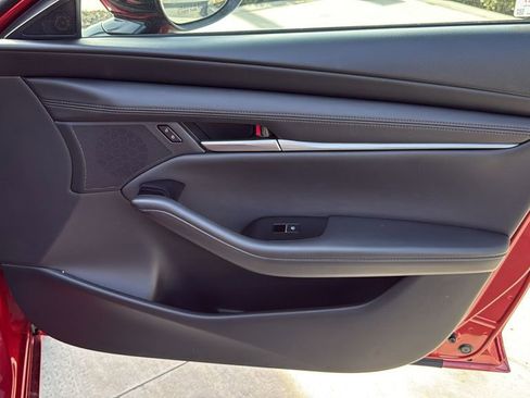 Used 2025 MAZDA MAZDA3 s image 31