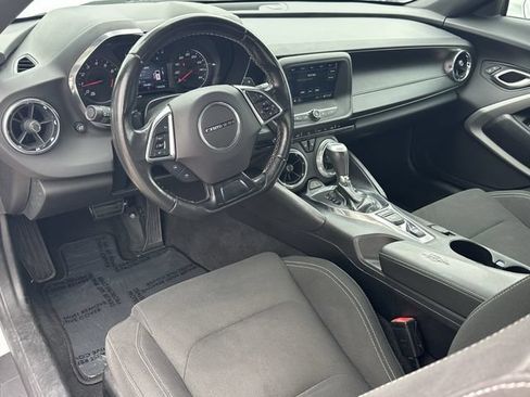 Used 2019 Chevrolet Camaro LT RWD image 9