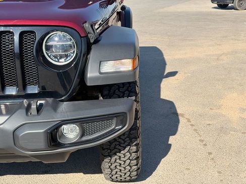 Used 2022 Jeep Wrangler Willys image 11