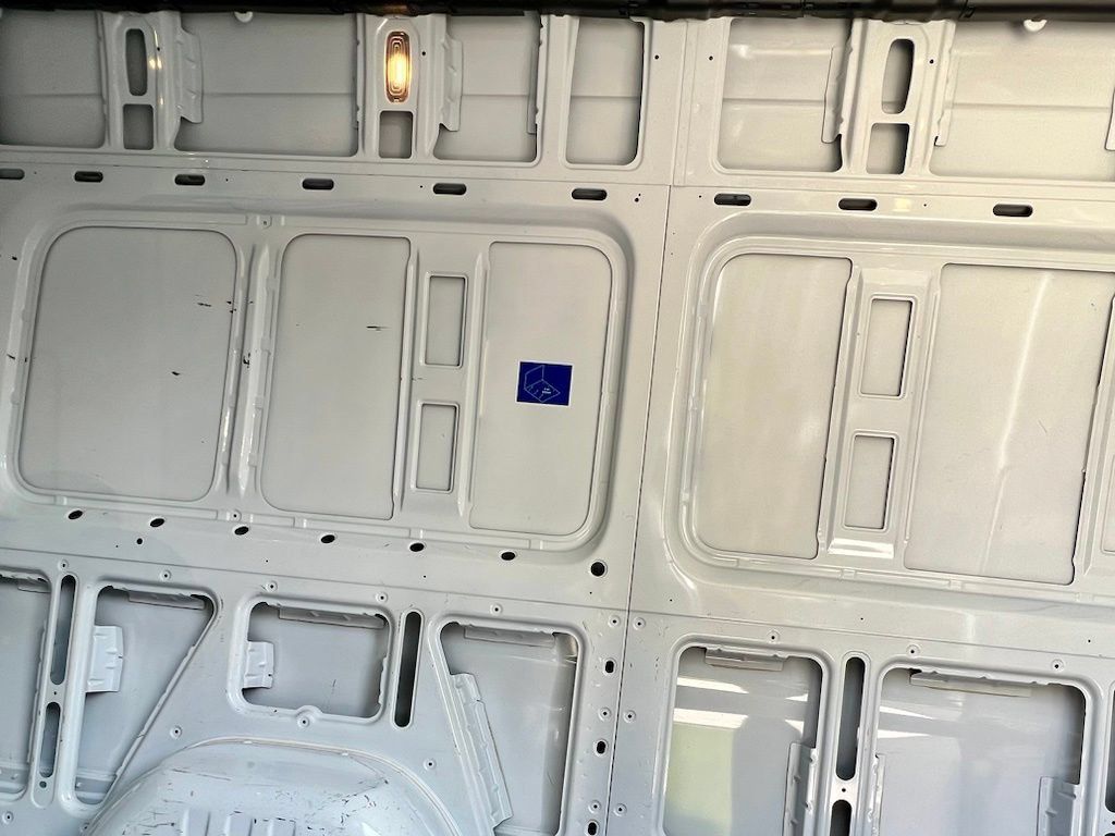 Used 2025 Mercedes-Benz Sprinter 2500 image 34