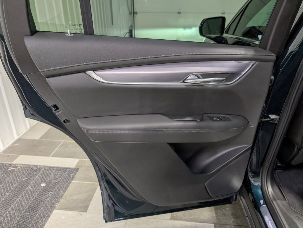 Used 2024 Cadillac XT6 Luxury w/ LPO, Floor Liner Package AWD/4WD image 9
