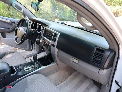 Used 2005 Toyota 4Runner Sport AWD/4WD image 30