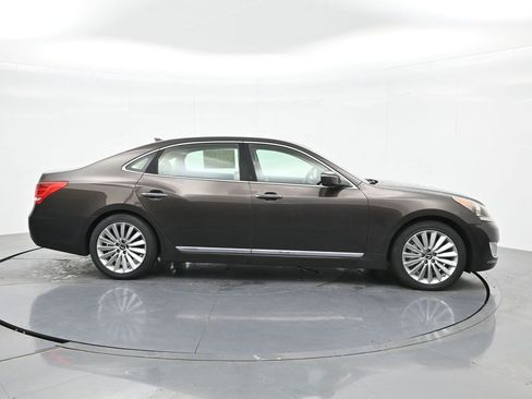 Used 2016 Hyundai Equus Signature RWD image 4