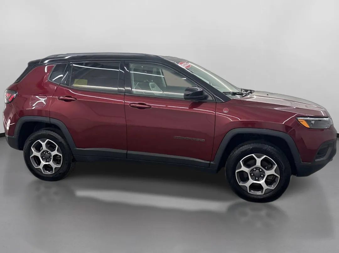 Used 2022 Jeep Compass Trailhawk w/ Trailhawk Elite Group AWD/4WD image 11