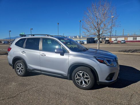 Certified 2022 Subaru Forester Premium image 2