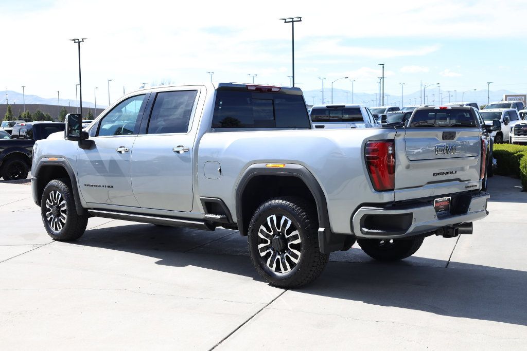 New 2026 GMC Sierra 2500 Denali Ultimate w/ LPO, Black Badging Package AWD/4WD image 4