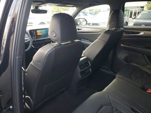 New 2026 Volkswagen Atlas Cross Sport SE FWD image 9