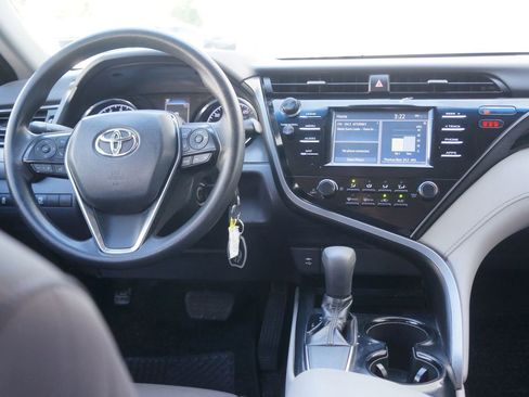 Used 2019 Toyota Camry LE image 32