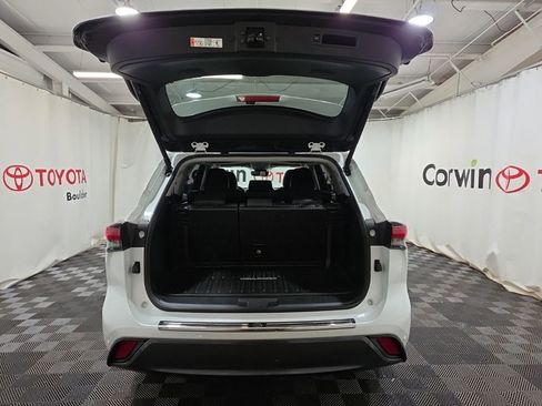 Used 2026 Toyota Highlander Limited AWD/4WD image 17