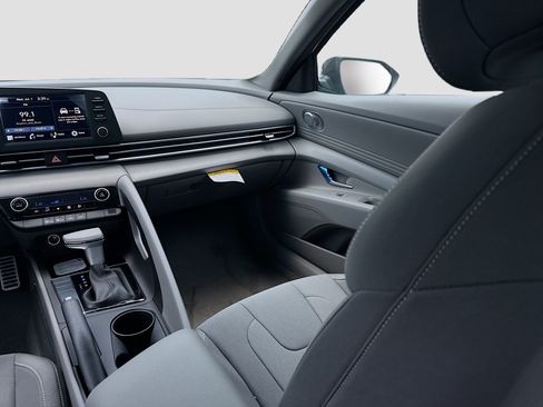 New 2026 Hyundai Elantra Sport FWD image 16