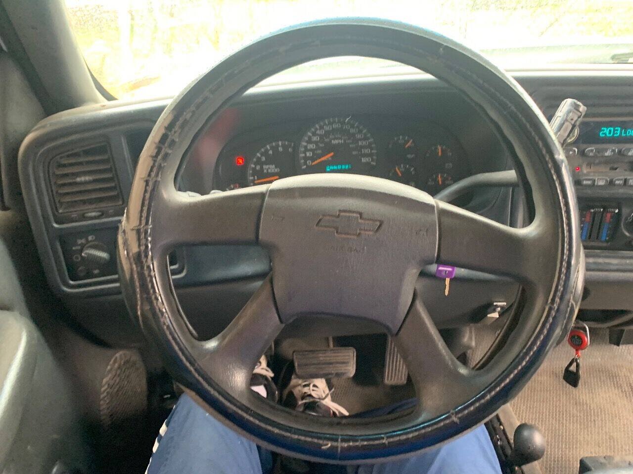 Used 2005 Chevrolet Silverado 2500 W/T AWD/4WD image 13
