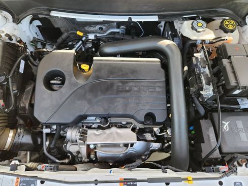 Used 2024 GMC Terrain SLE w/ Driver Convenience Package FWD image 31