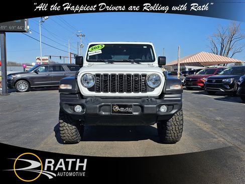 Used 2024 Jeep Wrangler Sport S image 3