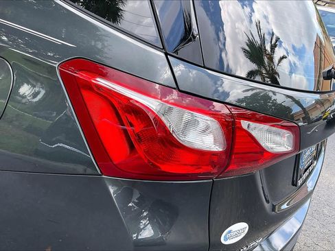 Used 2018 Chevrolet Equinox LS FWD image 28