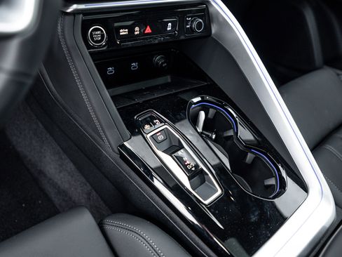 New 2025 Audi Q5 Prestige image 11