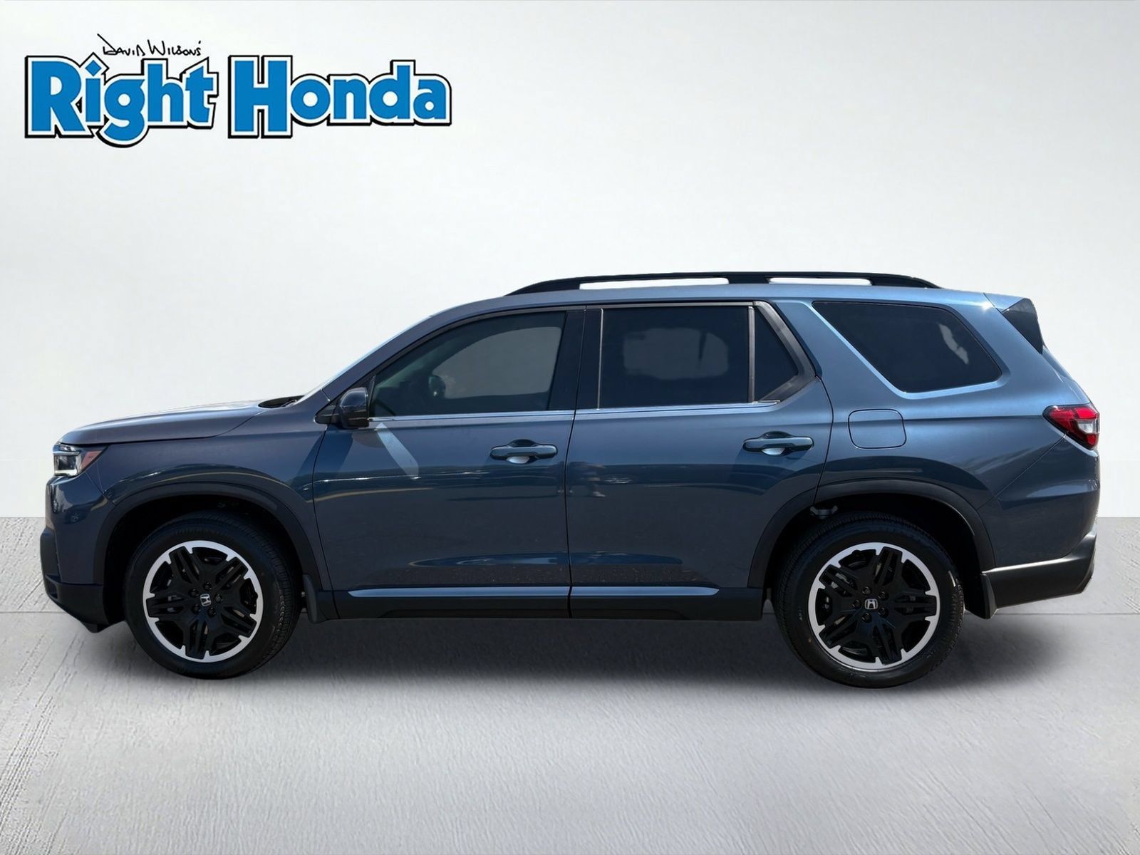 New 2026 Honda Pilot Touring image 3