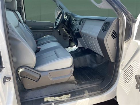Used 2013 Ford F550 4x4 SuperCab Super Duty w/ Payload Upgrade Pkg image 16