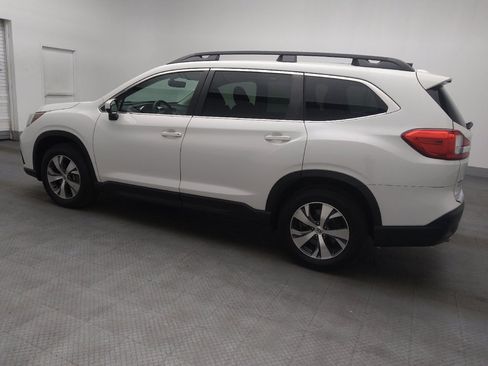 Used 2019 Subaru Ascent Premium image 3