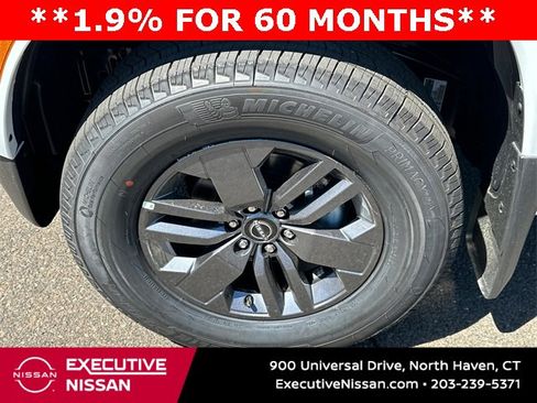 New 2025 Nissan Frontier SV image 8